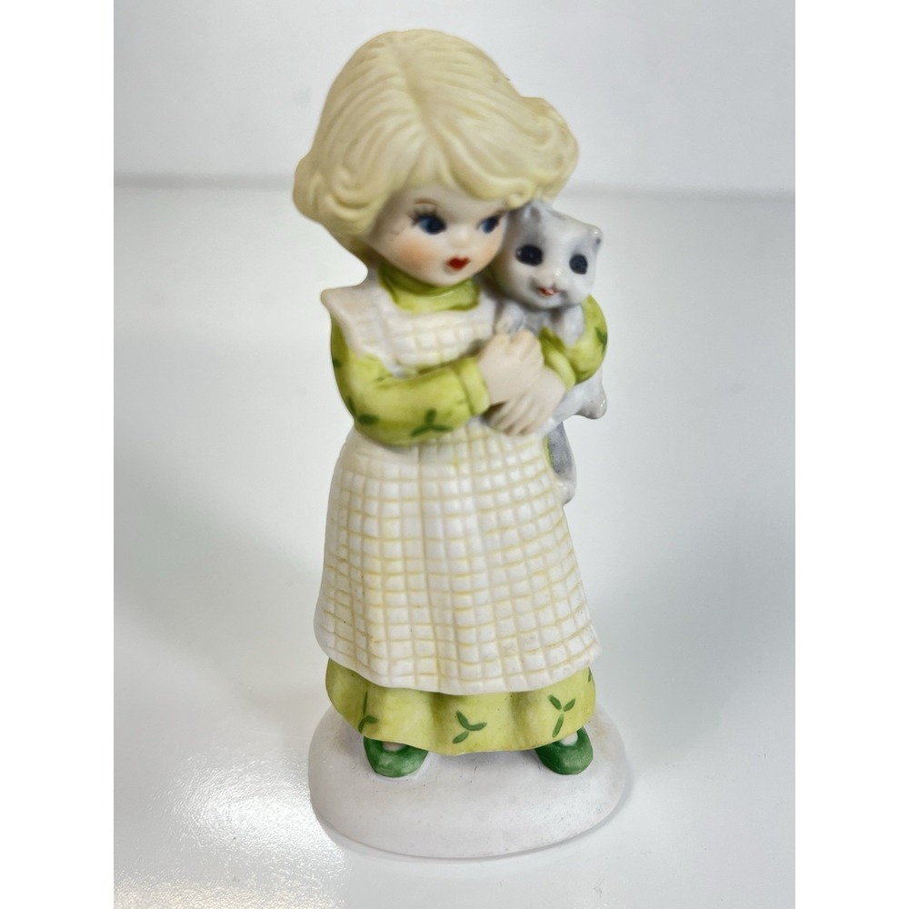 Vintage  Enesco  "Thursday's Child"    E-4712 ‎  Girl With A Cat  -   Retired